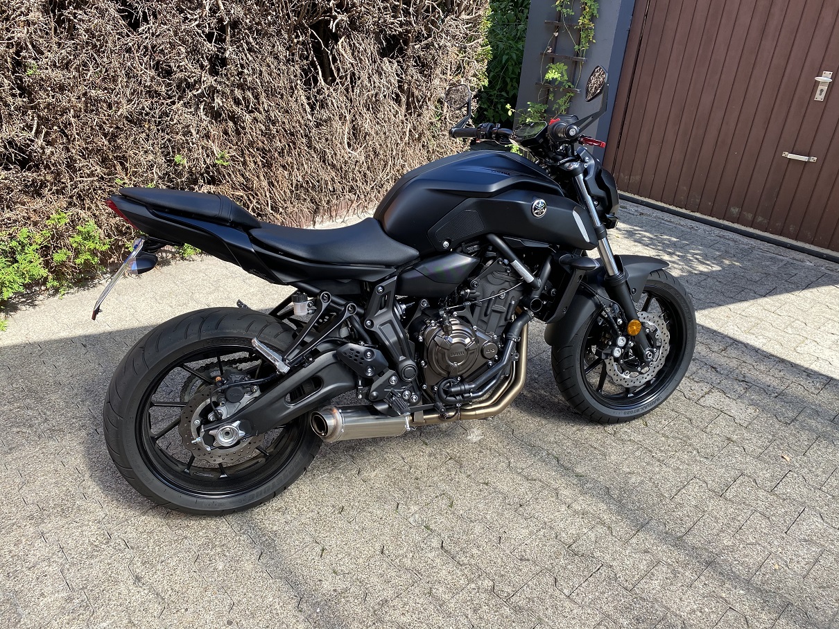 38637☆MT-07.（RM07J) 2014-2016 ワイズギア ミドルスクリーン