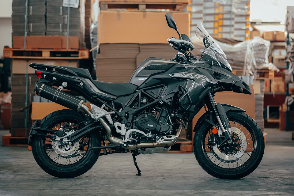 Exhaust for Benelli TRK 502 X 2018/2020 Special Carbon