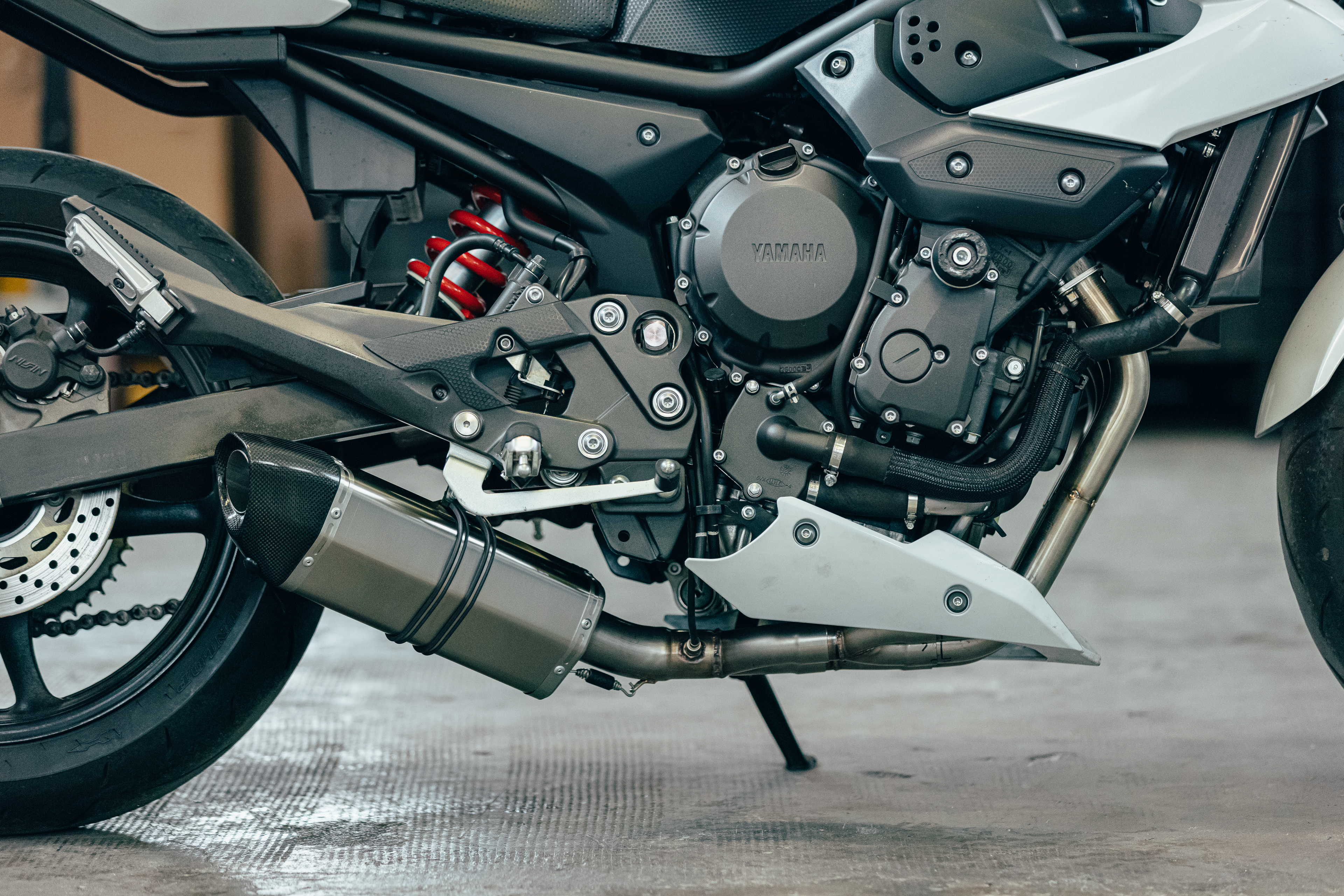 Trappe Essence Rapide En Titane Pour Yamaha XJ6 N / XJ-6 (2009-2015) - Bouchon Réservoir Sport - Marque Avdbmoto