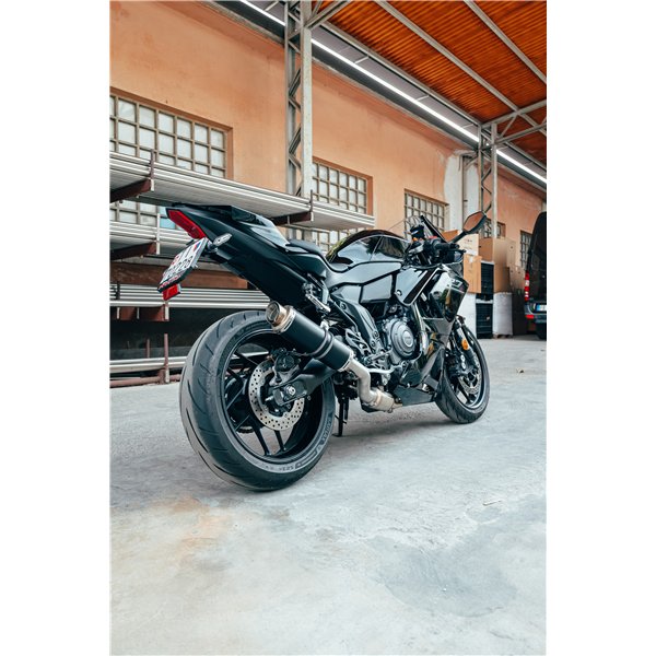 Thunder Titanium Black Roadsitalia Yamaha R7 2026-