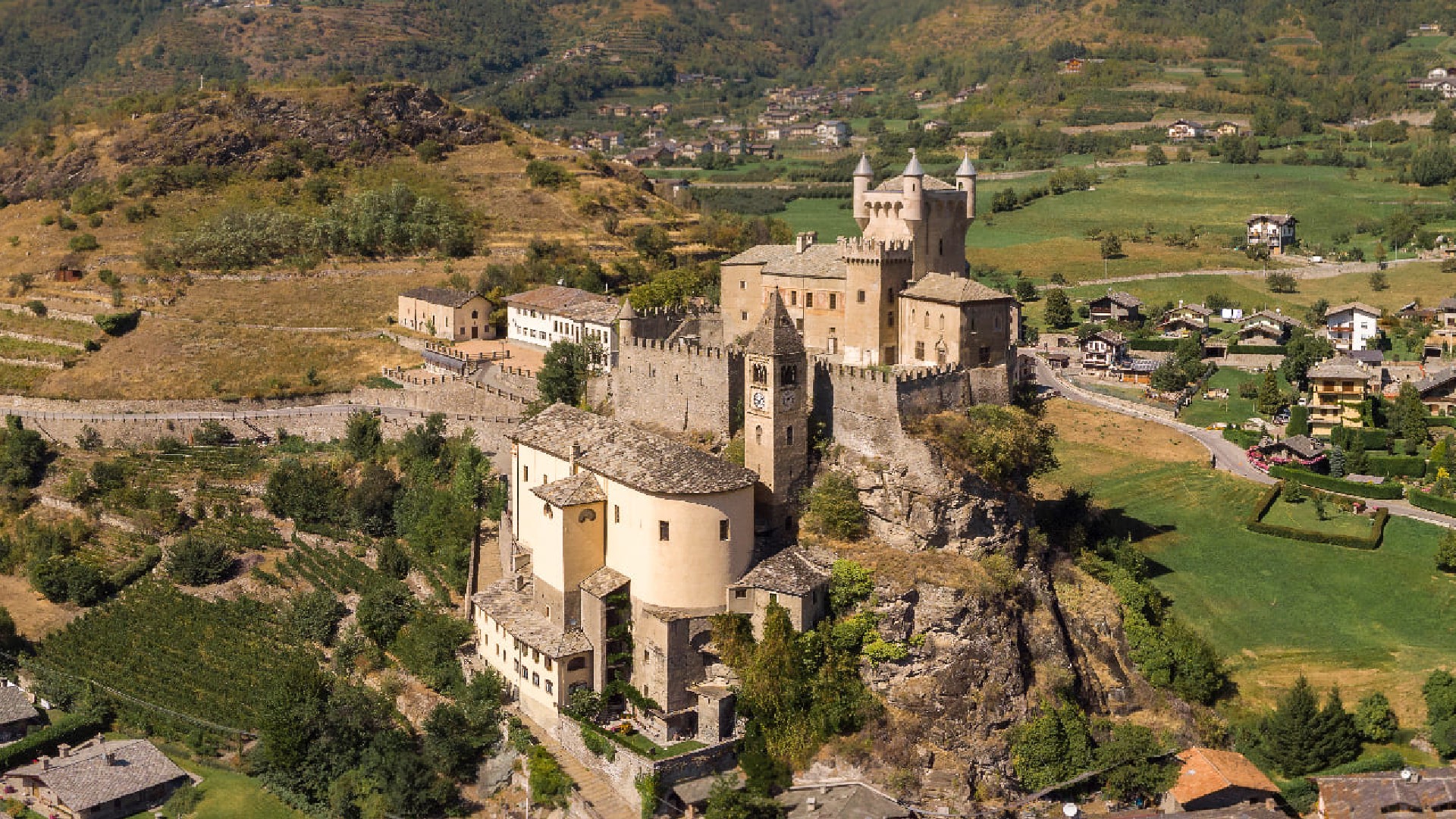 Strada_dei_Salassi_in_moto_Roadsitalia_1