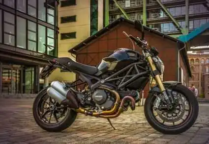 Ducati Monster 696 796 and 1100: 3 versions of the iconic Italian bike