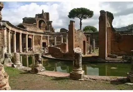 TOUR EN MOTOCYCLETTE DANS LE LATIUM: BRACCIANO, CALCATA ET VILLA D'ESTE À TIVOLI